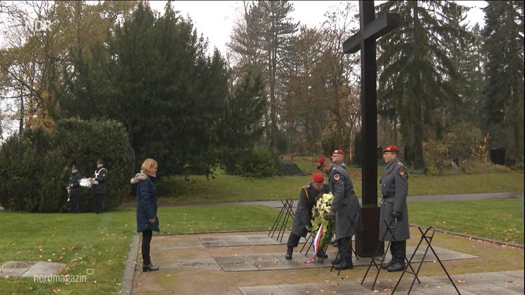 Kranzniederlegung Volkstrauertag Alter Friedhof Schwerin - Birgit Hesse, Präsidentin Landtag M-V